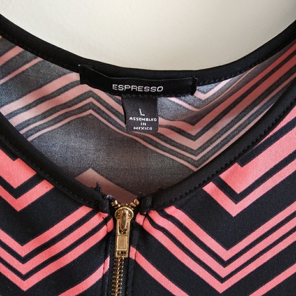 Patterned Blouse - Picture 3 of 3